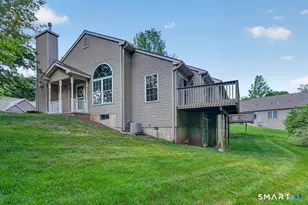 25 Hamden Hills Dr, Hamden, CT 06518 - Photo 3