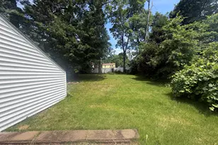 16 Harding Ave, Newington, CT 06111 - Photo 15