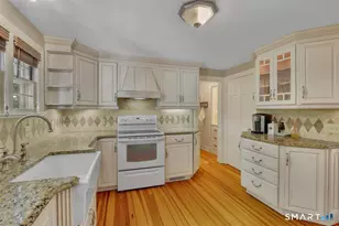 38 Knollwood Rd, North Haven, CT 06473 - Photo 9