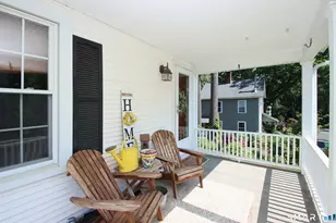 7 Middle Ln, Simsbury, CT 06070 - Photo 5