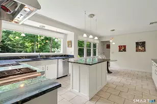 215 Hillfield Rd, Hamden, CT 06518 - Photo 7