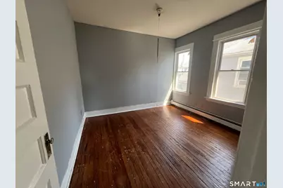 31-33 Hillhouse Avenue #2nd, Bridgeport, CT 06606 - Photo 5