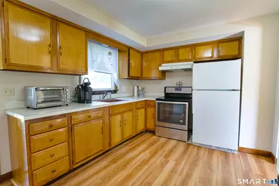 17 School House Road, Newington, CT 06111 - Photo 9