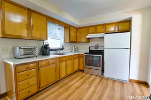 17 School House Rd, Newington, CT 06111 - Photo 9