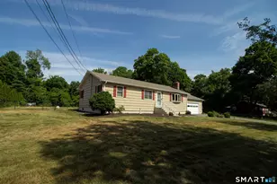 754 Riverside Dr, Orange, CT 06477 - Photo 17