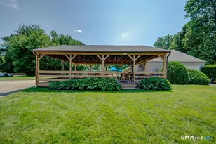 112 E Gate Ln, Hamden, CT 06514 - Photo 5
