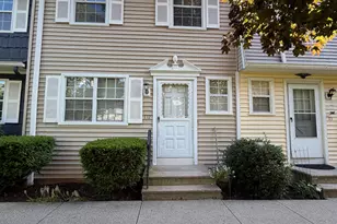 112 E Gate Ln, Hamden, CT 06514 - Photo 1