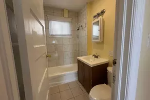 146 Adams St, Hartford, CT 06112 - Photo 9