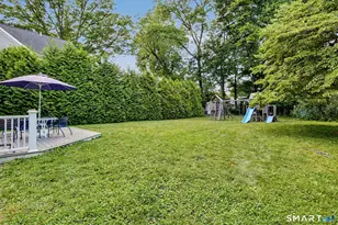 40 Oakwood Dr, Fairfield, CT 06824 - Photo 15