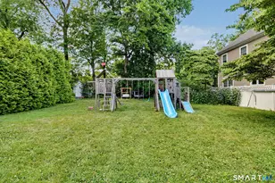 40 Oakwood Dr, Fairfield, CT 06824 - Photo 17