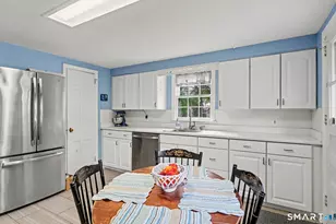 40 Oakwood Dr, Fairfield, CT 06824 - Photo 5