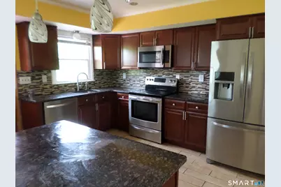 7 Craigmore Road, Bloomfield, CT 06002 - Photo 11