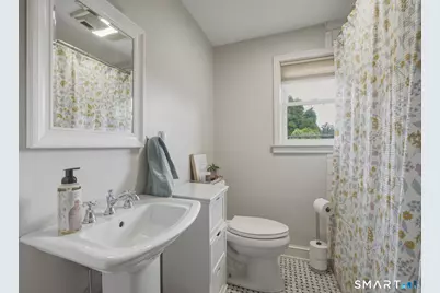 2 Stephen Street, Manchester, CT 06040 - Photo 17