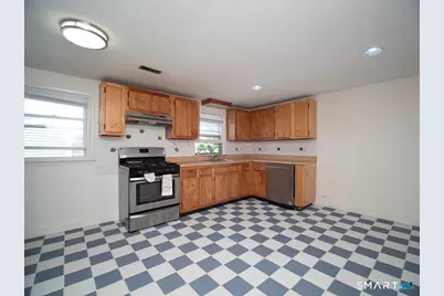38 Landin Street #2nd Floor, Woodbridge, CT 06525 - Photo 5