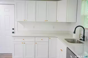 162 Hobart St, Meriden, CT 06450 - Photo 3
