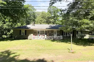 10 Stanley Dr, Plainfield, CT 06354 - Photo 1
