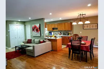 950 Cove Road #A1, Stamford, CT 06902 - Photo 3