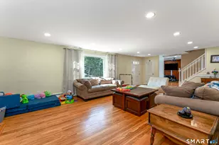 106 Mcdermott Cir, Hamden, CT 06514 - Photo 11
