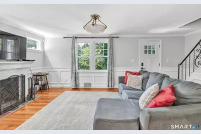2082 Stratfield Road, Fairfield, CT 06825 - Photo 5