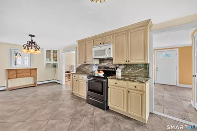 33 Chambers Street, Manchester, CT 06042 - Photo 3