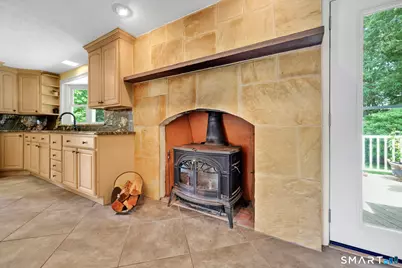 33 Chambers Street, Manchester, CT 06042 - Photo 7