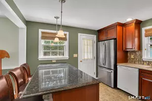 64 Bretton Rd, Manchester, CT 06042 - Photo 5