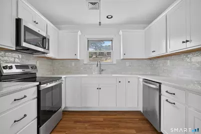 272 Elm Street #Upstairs Apartment, Groton, CT 06340 - Photo 3
