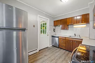 108 Bedford Ave, East Hartford, CT 06118 - Photo 7
