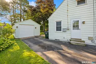 108 Bedford Ave, East Hartford, CT 06118 - Photo 23