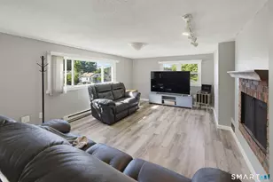 31 Ann St, East Haven, CT 06512 - Photo 9