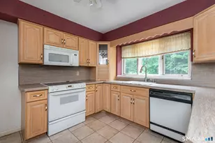 18 Great Hill Rd, Newtown, CT 06470 - Photo 11