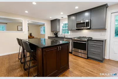 8 Lawton Drive, Simsbury, CT 06070 - Photo 5