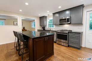 8 Lawton Dr, Simsbury, CT 06070 - Photo 5