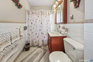 917 Cooke St, Waterbury, CT 06704 - Photo 33