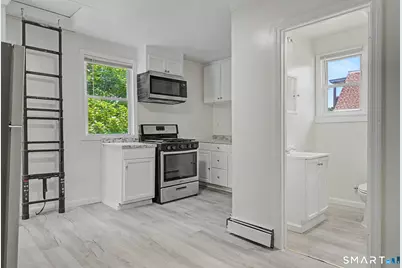 75 Wood Street, Waterbury, CT 06704 - Photo 9