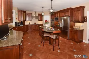 5 Biltmore Ct, Avon, CT 06001 - Photo 7