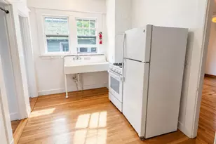 972 Elm St, New Haven, CT 06511 - Photo 7