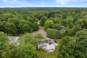 107 Buckboard Ln, Fairfield, CT 06824 - Photo 31