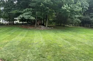 107 Buckboard Ln, Fairfield, CT 06824 - Photo 3