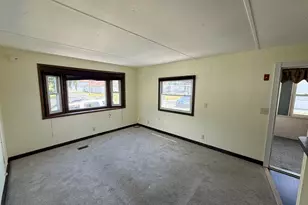 19 Pine St, East Windsor, CT 06088 - Photo 7