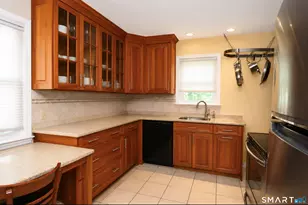 1030 Jennings Rd, Fairfield, CT 06824 - Photo 7