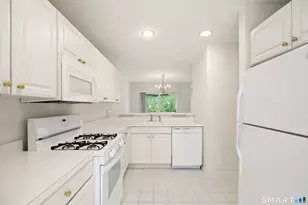 1104 Bradford Dr, Danbury, CT 06811 - Photo 9