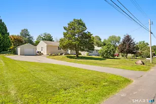 15 Curran St, Norwich, CT 06360 - Photo 5