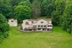 8 Horseshoe Ridge Rd, Newtown, CT 06482 - Photo 3