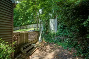 57 Buckingham St, Meriden, CT 06451 - Photo 29
