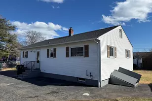 35 Early Ave, Stratford, CT 06615 - Photo 3
