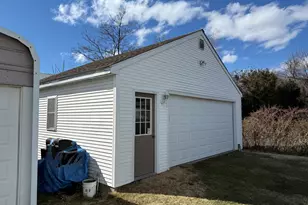 35 Early Ave, Stratford, CT 06615 - Photo 5