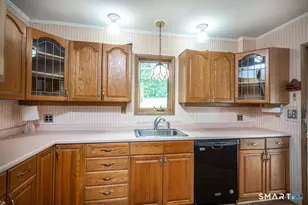 61 Soundview Ave, Shelton, CT 06484 - Photo 9