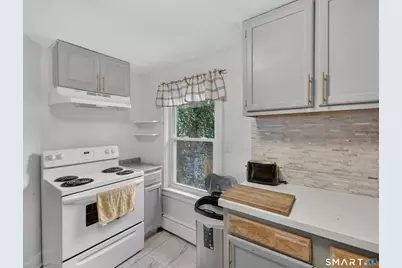 5 Manwaring Street, New London, CT 06320 - Photo 9