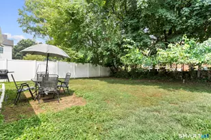 216 Country Rd, Fairfield, CT 06824 - Photo 17